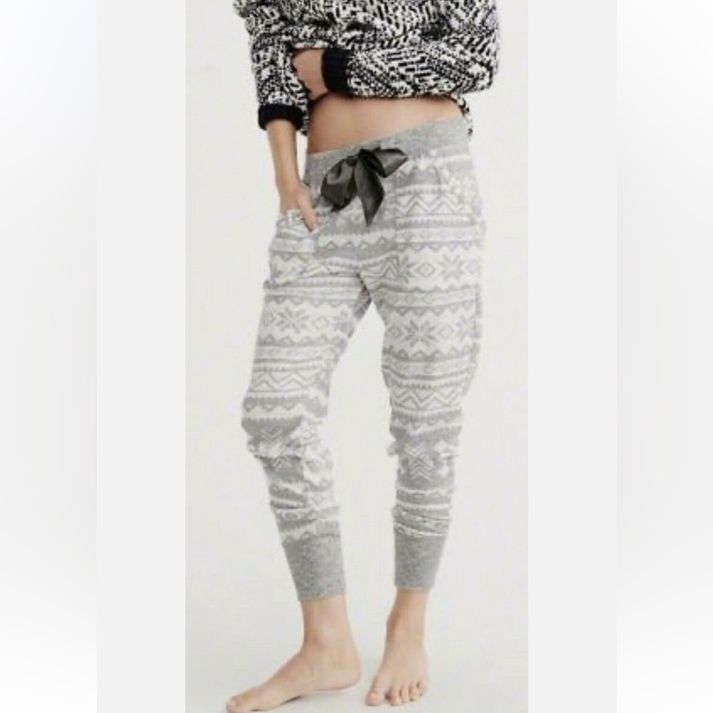 Abercrombie Gray Patterned Pajama Pants Large
